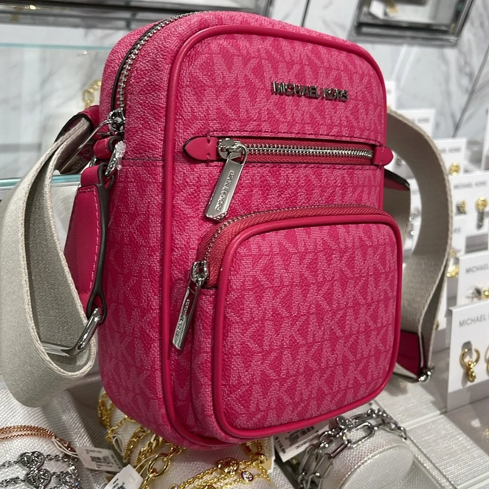 Michael Kors Jet Set Medium Signature Logo Crossbody Bag
COLOR DRAGONFRUT - Picture 2 of 16